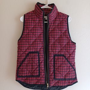J Crew plaid puffer vest Small red and black checkered